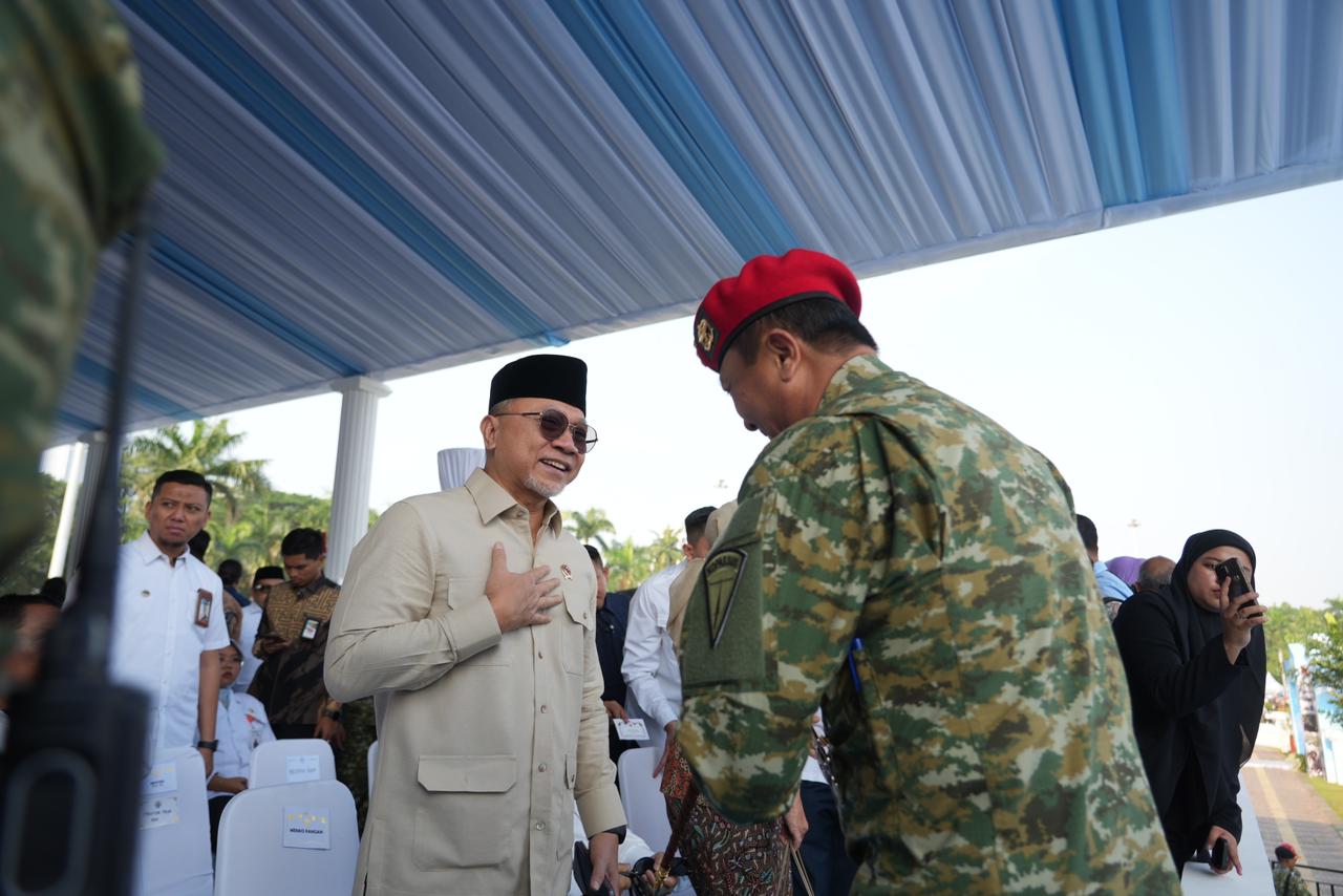 339229_menko-zulhas-hadiri-hut-ke-80-tni-apresiasi-prajurit-penjaga-kedaulatan-dan-rakyat-indonesia_20251006093751.jpg