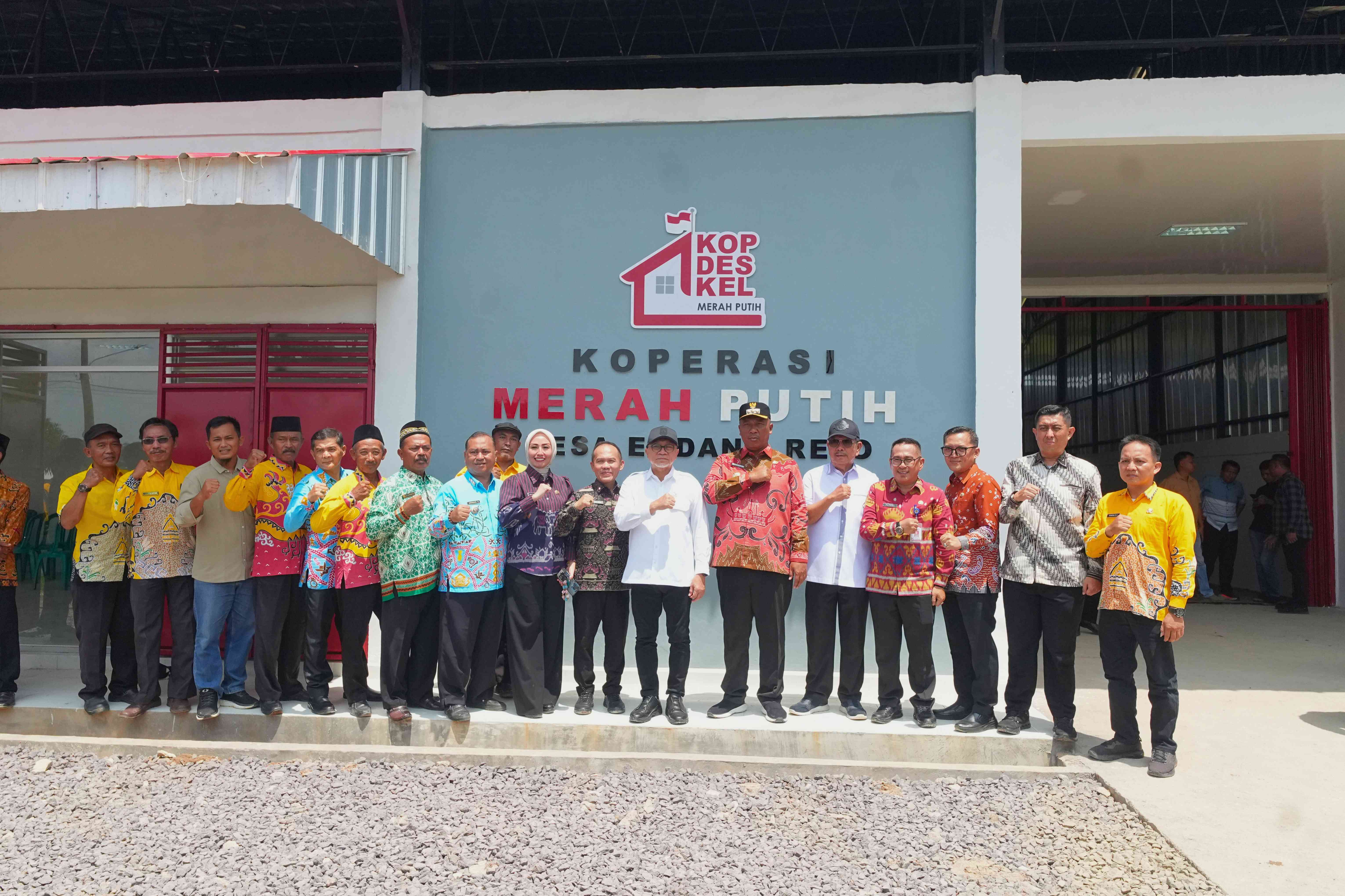 Menko Pangan Kunjungi KDMP Endang Rejo, Tegaskan Koperasi Desa sebagai Pusat Distribusi Pangan dan Penggerak Ekonomi Rakyat