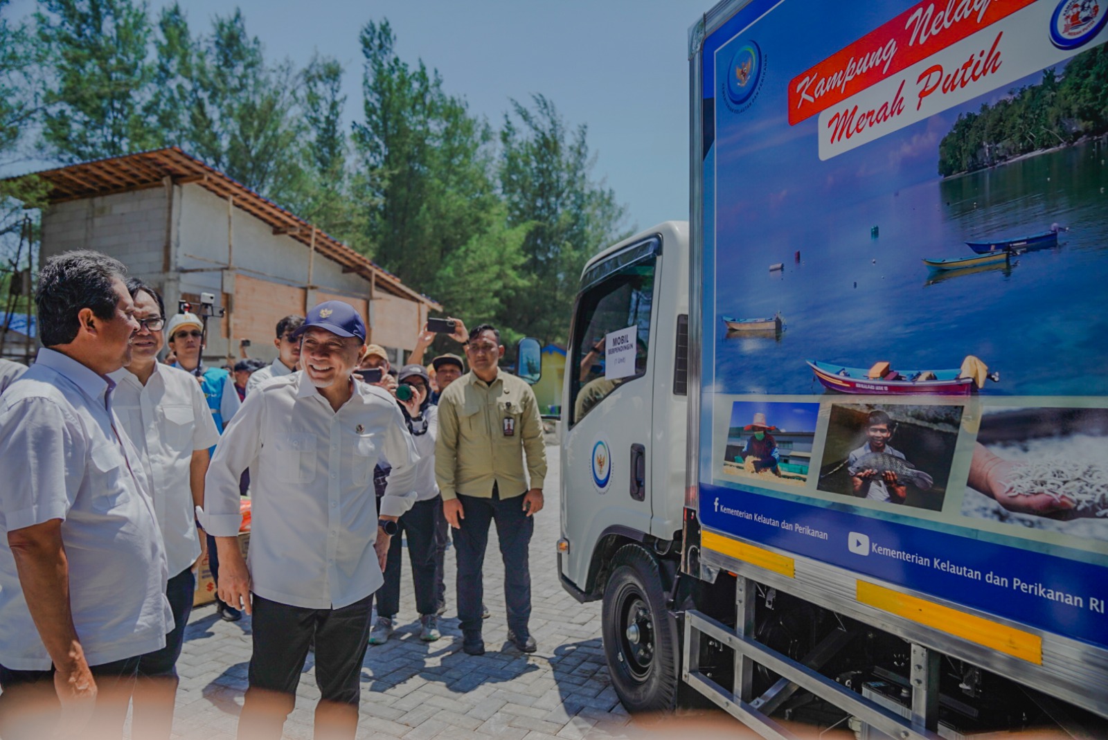 454338_menko-pangan-dan-menteri-kkp-tinjau-progres-kampung-nelayan-merah-putih-di-purworejo_20260119141057.jpeg
