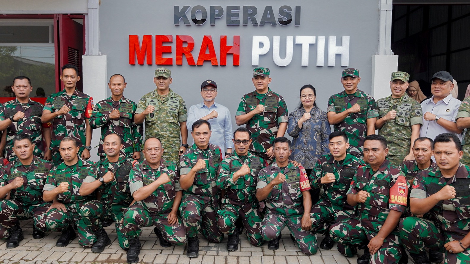 Menko Pangan Tinjau Percepatan Pembangunan KDKMP di Jawa Tengah