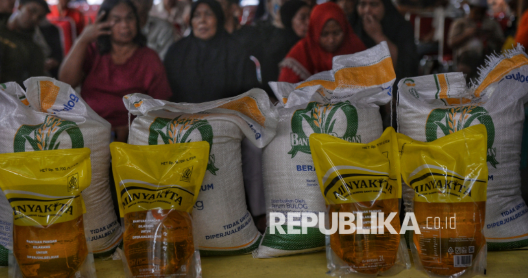 144193_bapanas-tugaskan-bulog-salurkan-bantuan-pangan-beras-dan-minyak-goreng_20260218150111.png