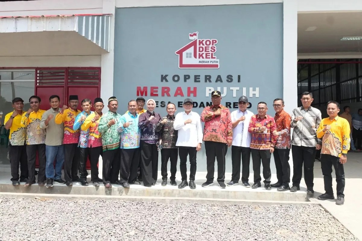 179909_zulhas-minta-kopdes-merah-putih-aktif-serap-komoditas-pangan_20260302104537.jpg