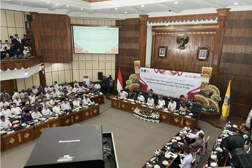 454715_menko-pangan-pimpin-konsolidasi-percepatan-kopdes-merah-putih-di-bali_20250812101414.png