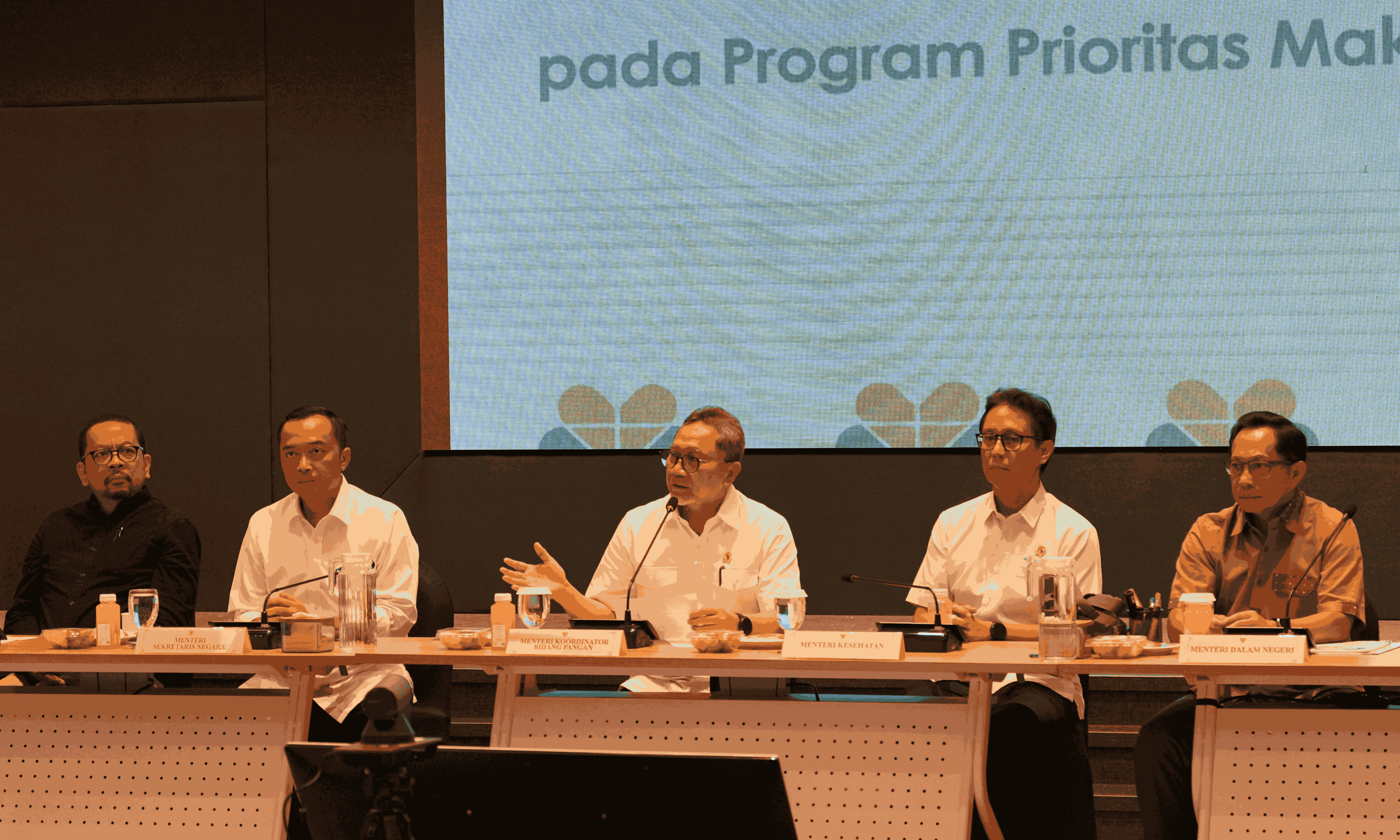 Tutup Sementara SPPG Bermasalah, Menko Zulhas Tegaskan Keselamatan Anak Prioritas Utama Pemerintah