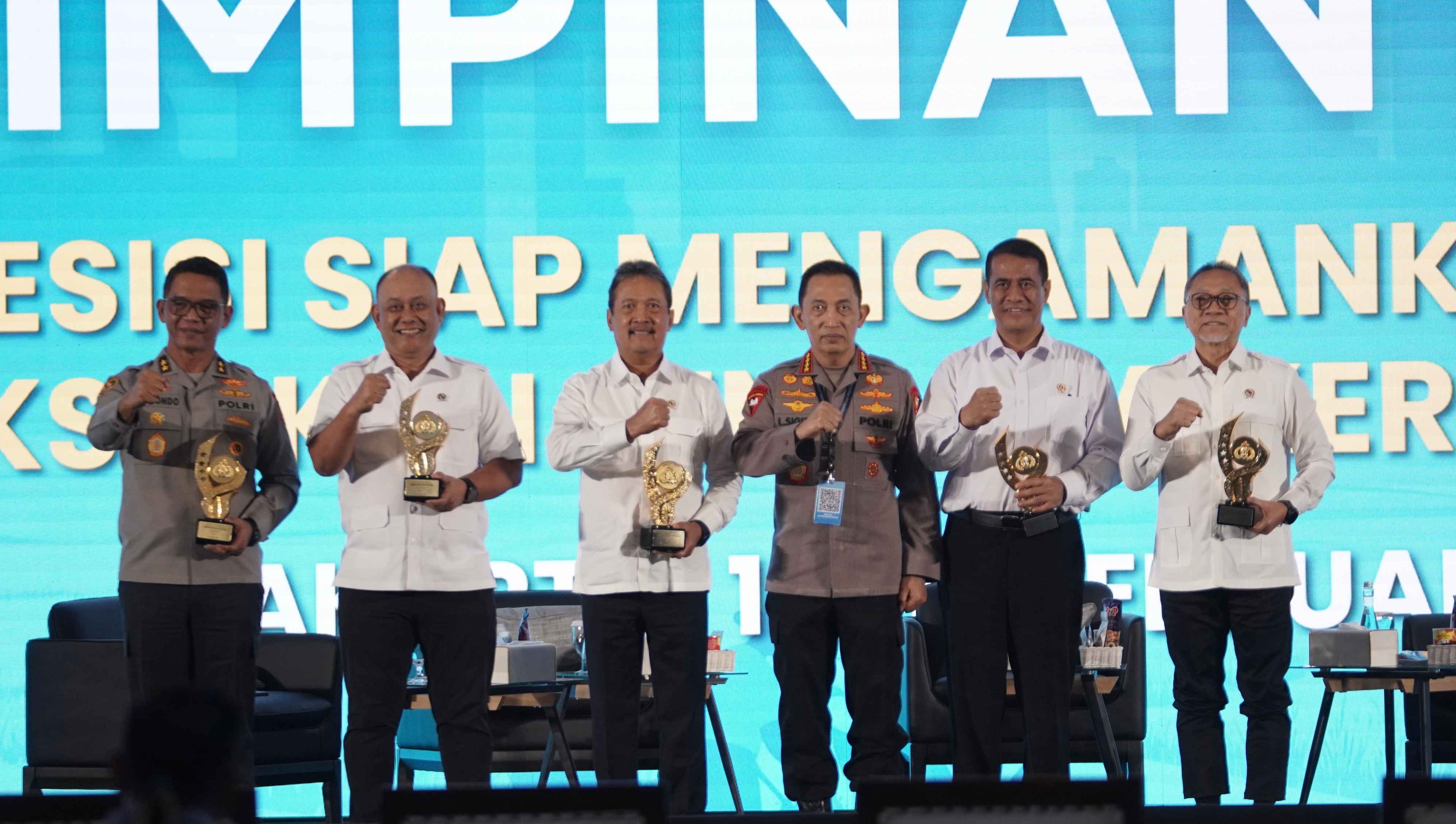 526380_menko-zulhas-apresiasi-peran-polri-dukung-mbg-dapurnya-terbaik_20260212141709.jpg