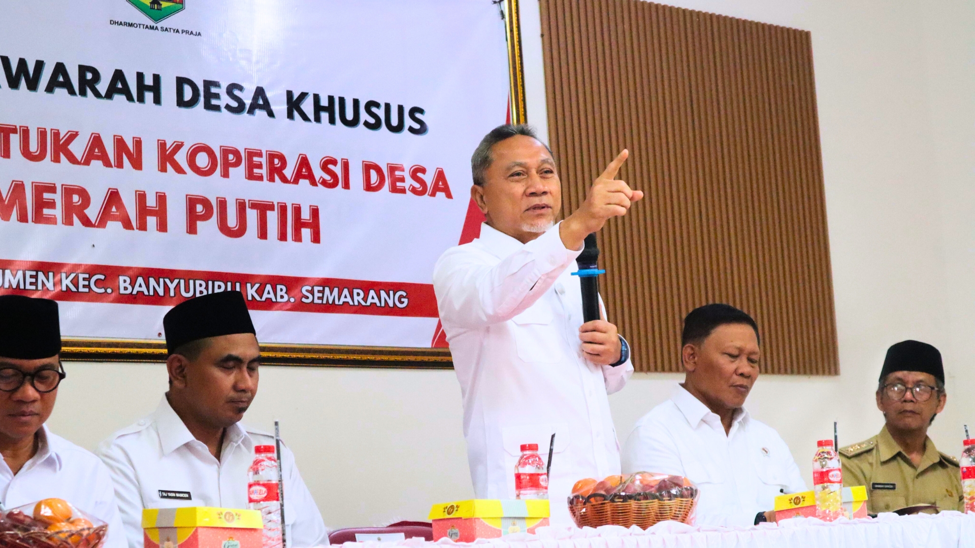 744714_menko-zulhas-minta-bangunan-sekolah-terbengkalai-dimanfaatkan-untuk-kopdes-merah-putih_20250508083707.jpg