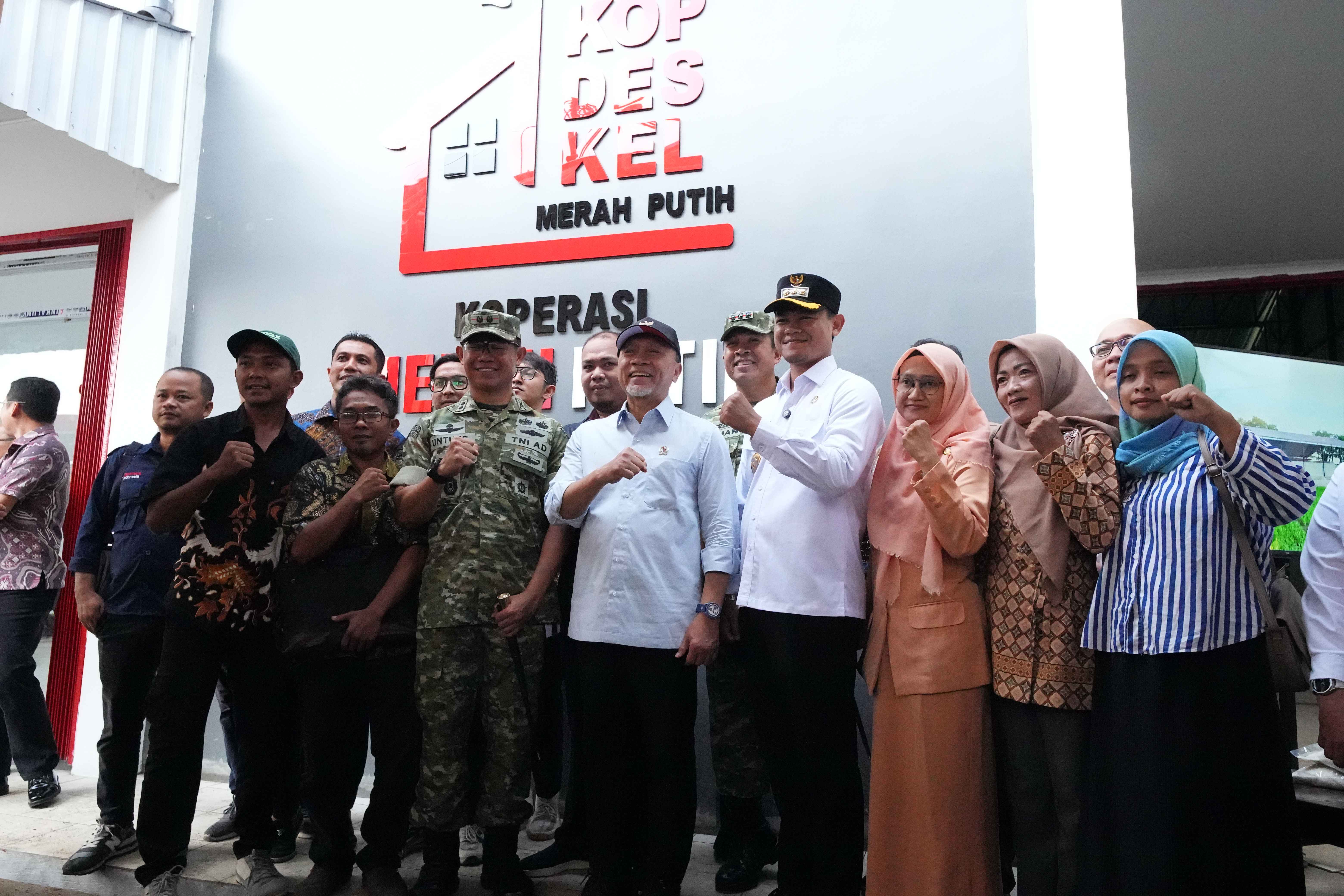 Danlanud J.B. Soedirman Dampingi Menko Pangan Tinjau Kopdes Merah Putih di Purbalingga