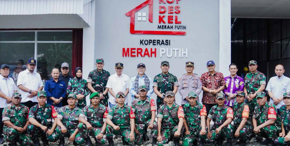 928964_menko-zulkifli-hasan-apresiasi-peran-tni-polri-bangun-koperasi-desa_20260128133817.png
