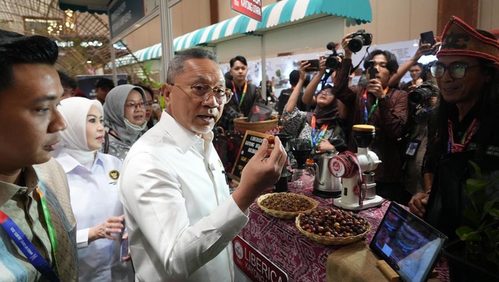 936987_menko-zulhas-pemerintah-tengah-fokus-kembangkan-produksi-kopi-hingga-cokelat_20250517060336.jpeg