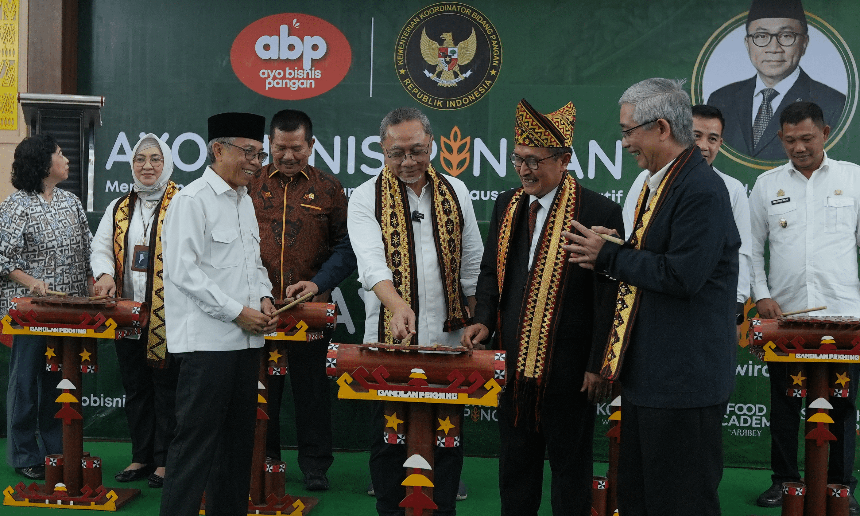 962940_menko-pangan-luncurkan-ayo-bisnis-pangan-cetak-wirausaha-baru_20250614212527.png