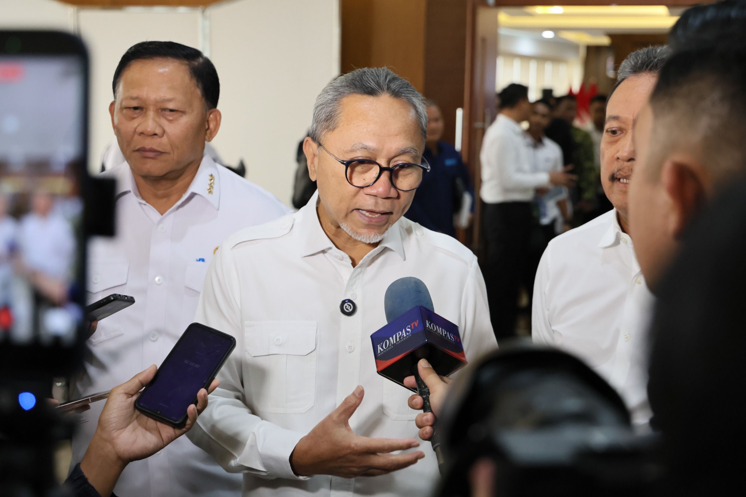 Zulkifli Hasan Targetkan RI Jadi Eksportir Terbesar Ikan dan Udang, Bangun 1.369 Kampung Nelayan