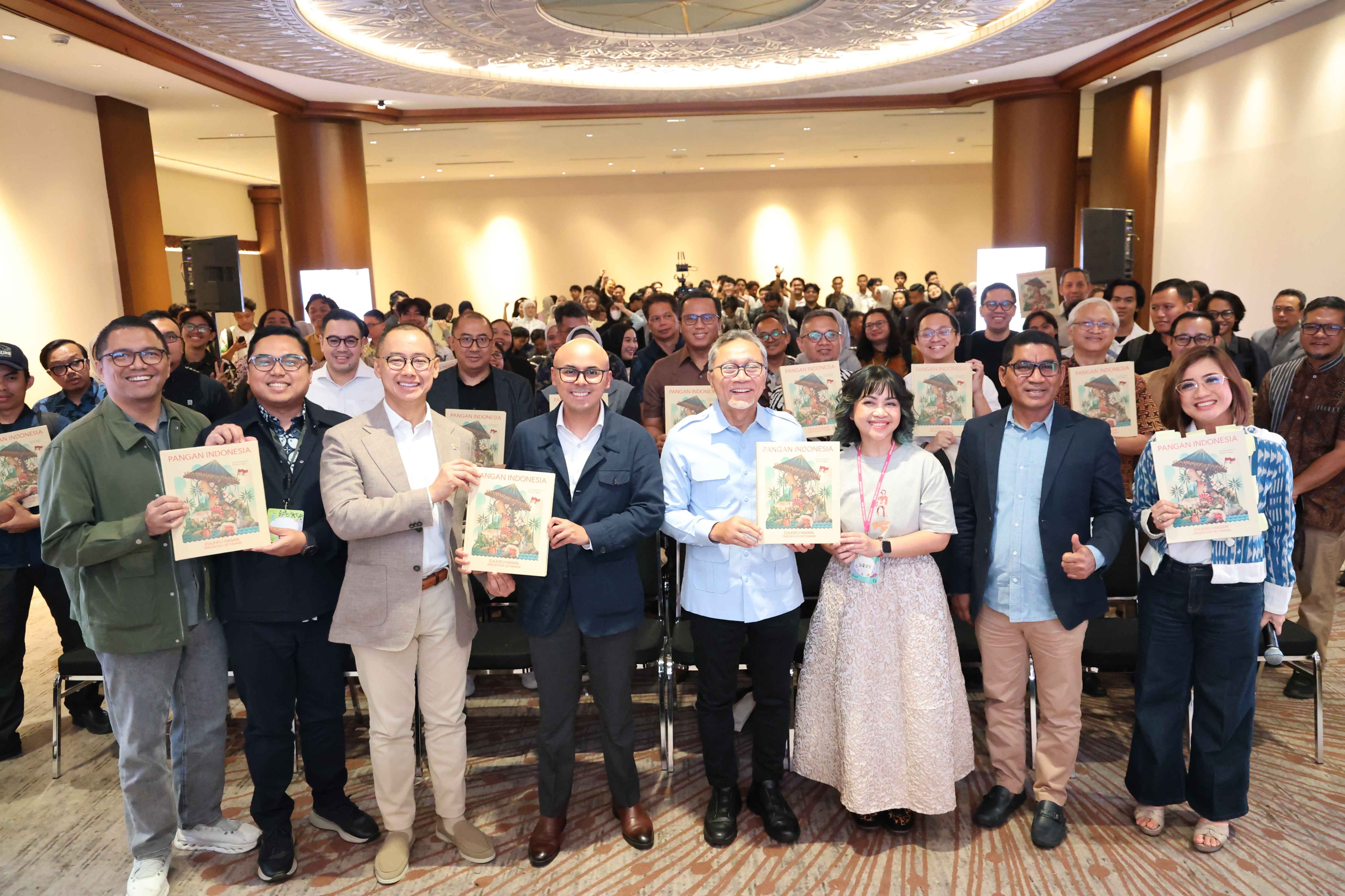 Lewat Buku Pangan Indonesia, Zulkifli Hasan Soroti Pentingnya Gizi dan SDM Unggul