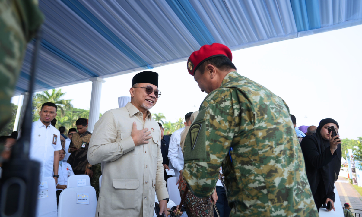 253634_menghadiri-upacara-parade-dan-defile-dalam-rangka-peringatan-hut-ke-80-tni_20251006185440.png