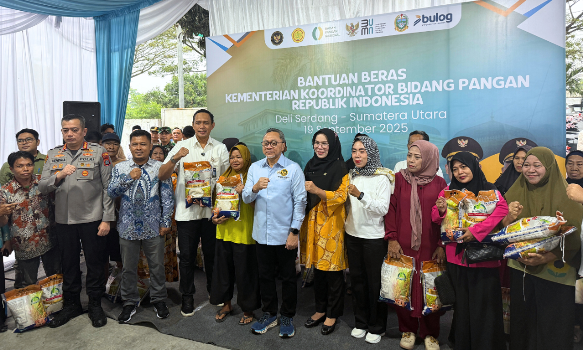 60343_pembagian-bantuan-pangan-oleh-menko-pangan-di-desa-sena-kabupaten-deli-serdan-sumatera-utara_20251006175506.png