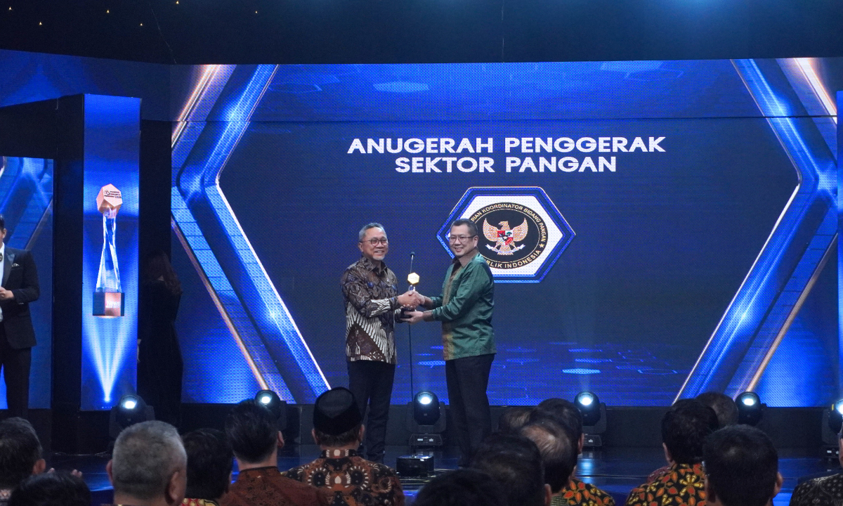 725024_menko-pangan-menghadiri-anugerah-penggerak-nusantara-2025_20251124131836.png