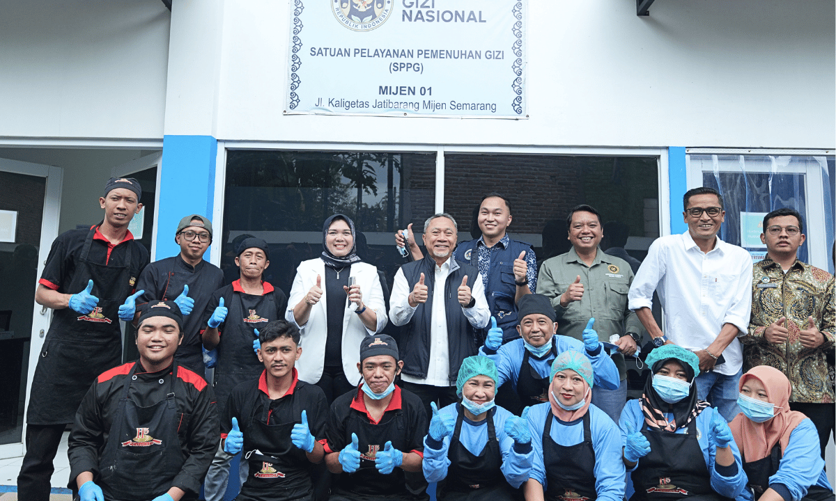 Menko Pangan Tinjau SPPG Mijen Jatibarang 2, Pastikan MBG Berjalan Optimal
