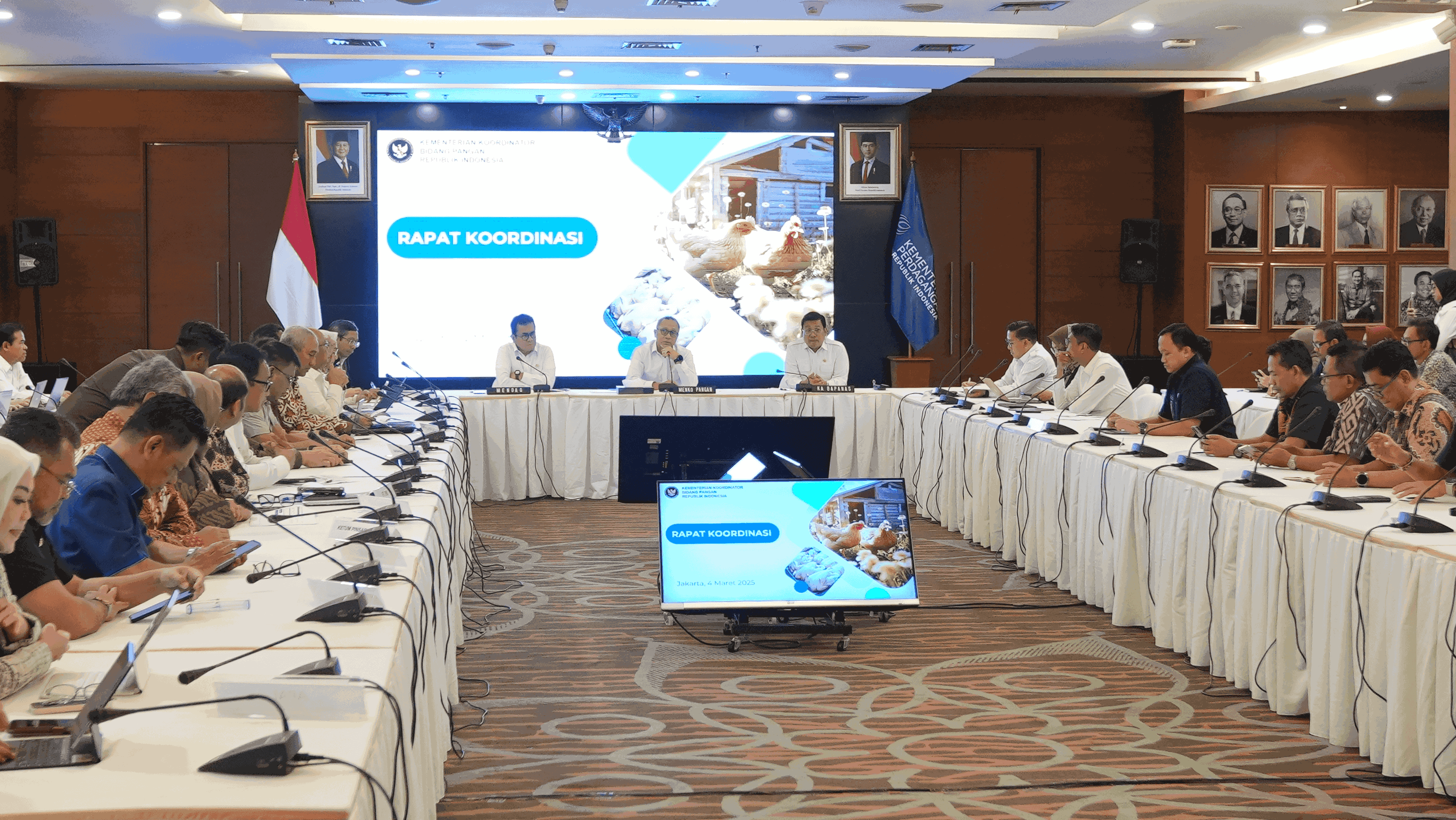 751558_rapat-koordinasi-terbatas-ketersediaan-pasokan-dan-harga-daging-ayam-ras-selama-ramadhan-1446-h-2025_20250316130406.png