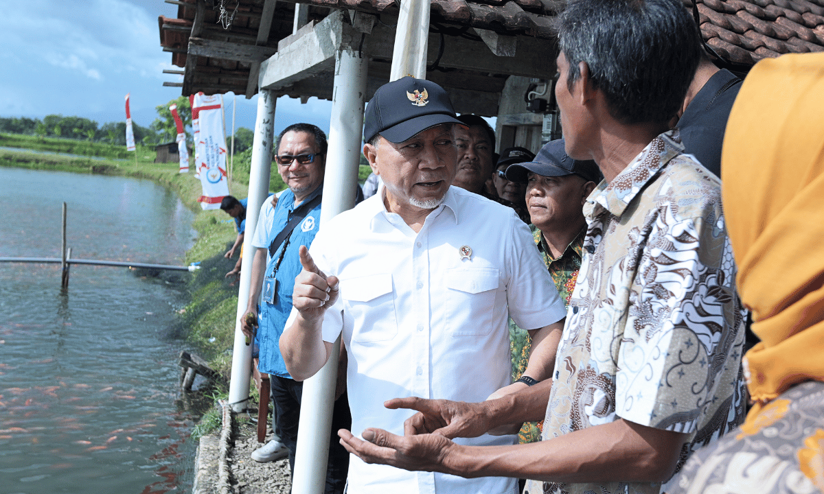 Menko Pangan Meninjau Tambak Nila Salin dan Kampung Nelayan Merah Putih di Pati