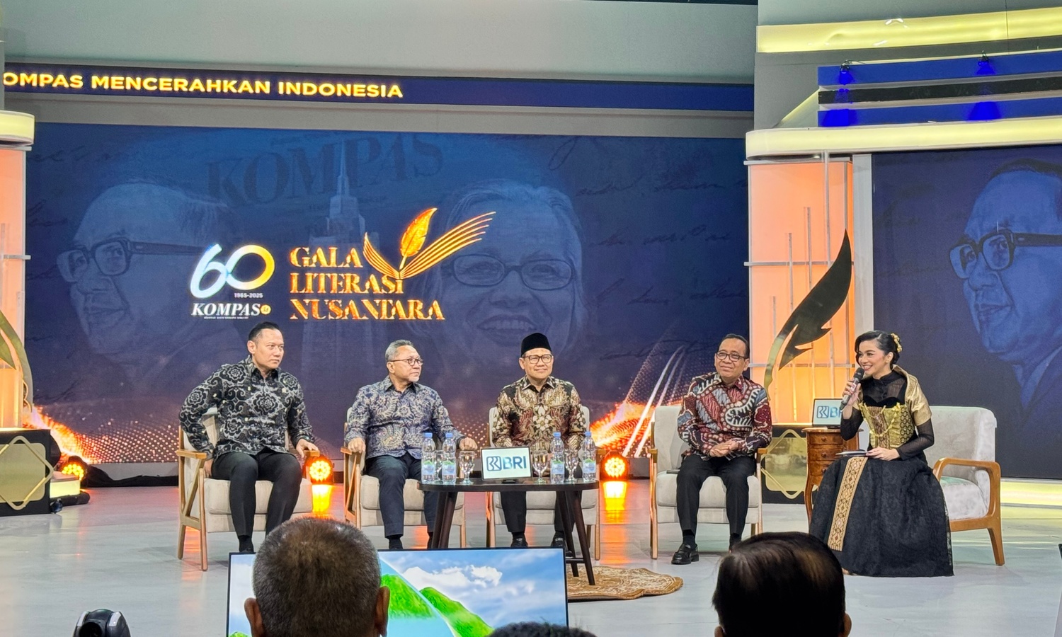 986173_menjadi-narasumber-pada-talkshow-literasi-di-gala-literasi-nusantara_20250727175117.jpeg