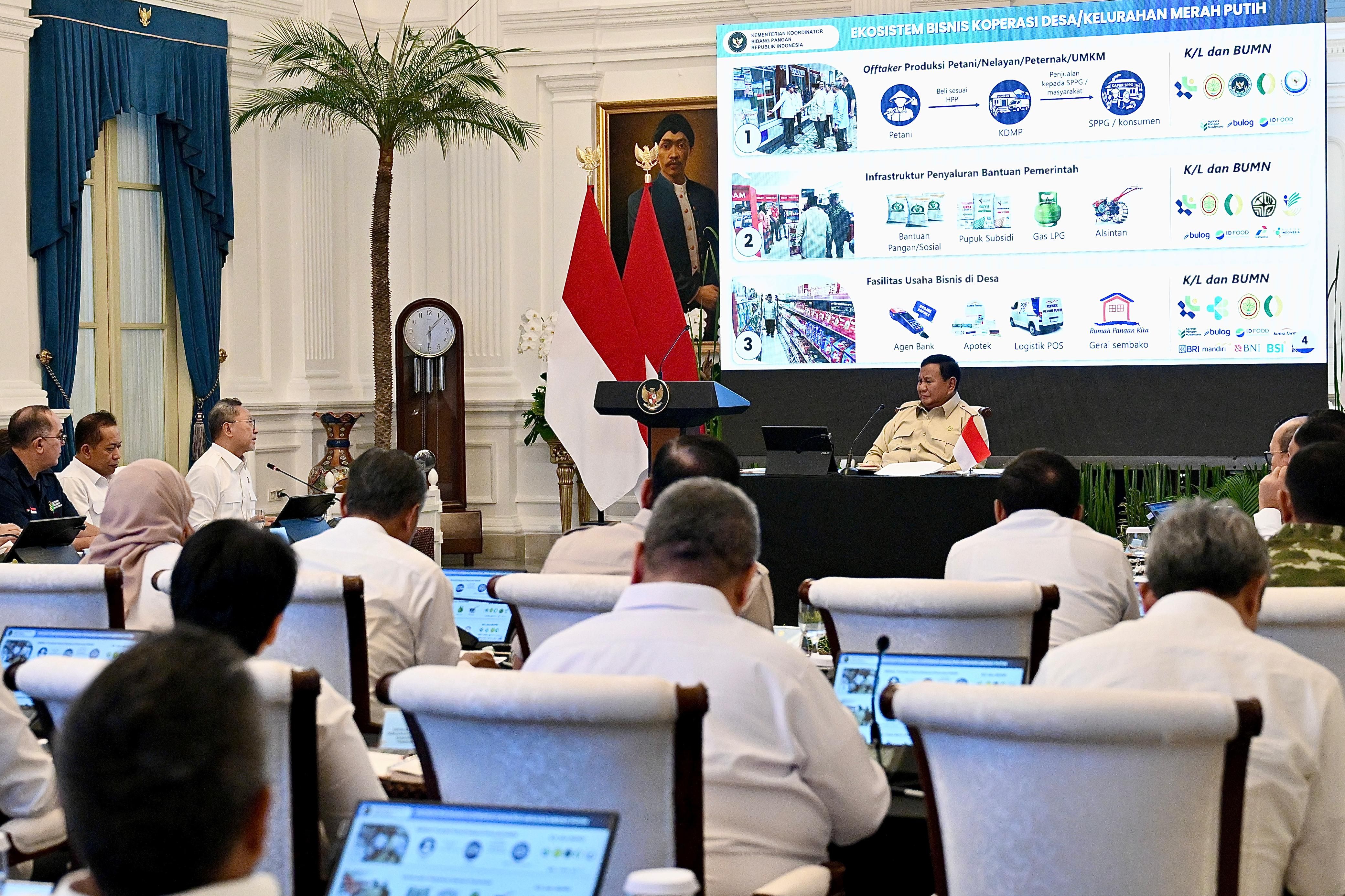 Menko Pangan Hadiri Ratas Operasionalisasi Koperasi Desa/Kelurahan Merah Putih di Istana Merdeka